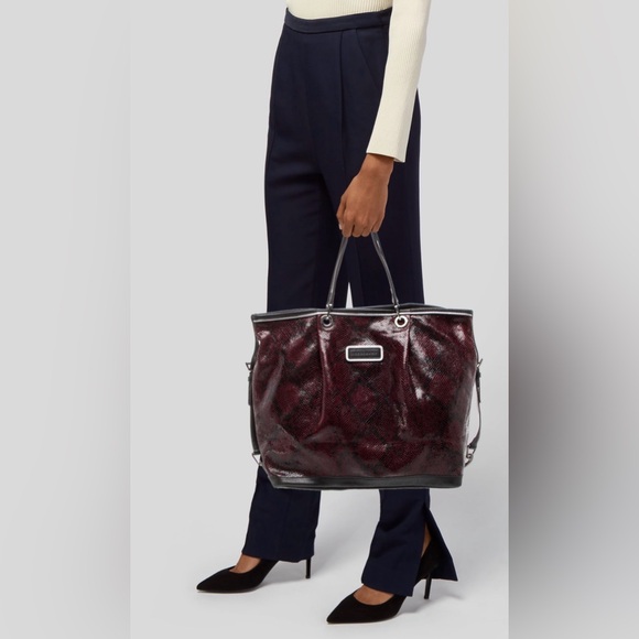 Longchamp Handbags - *RARE* AUTHENTIC LONGCHAMP Burgundy Embossed Leather Tote - NEW $400USD/$550CDN